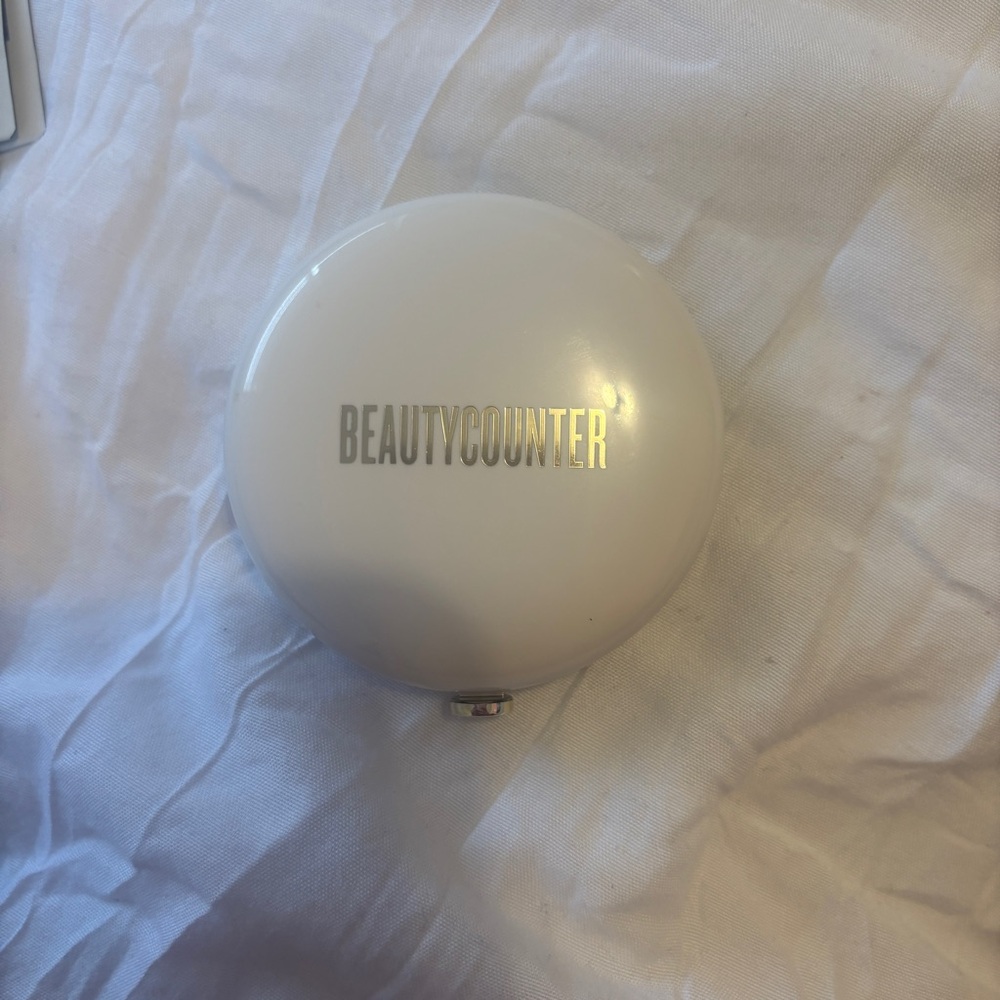 Peach Blush Compact - Picture 3 of 4